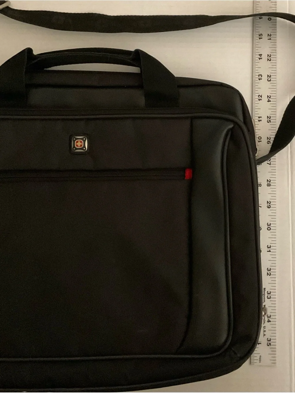 Wenger Swiss Tech Black Padded Laptop Messenger Bag 15x12